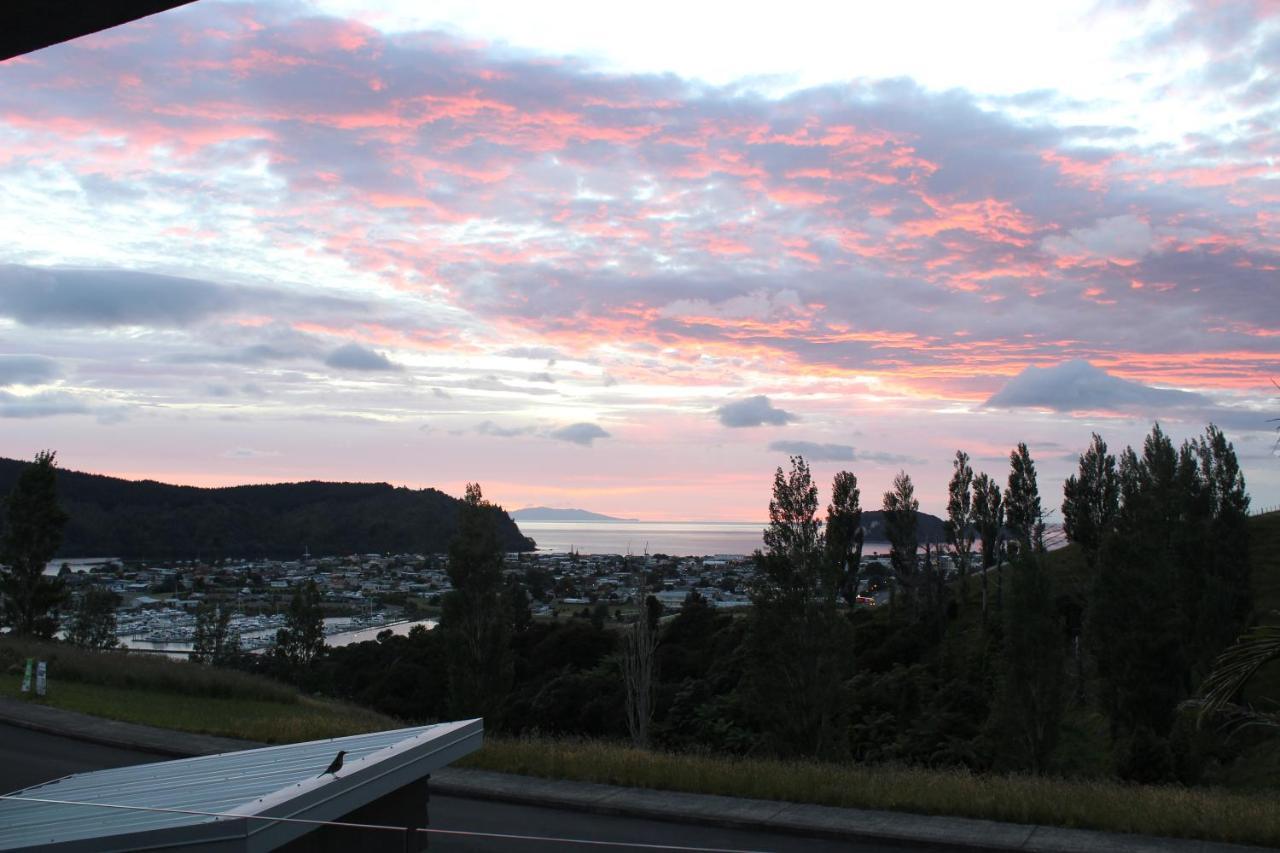 Stunning Views Bed, Breakfast & Health Retreat Bed & Breakfast Whangamata Exterior photo